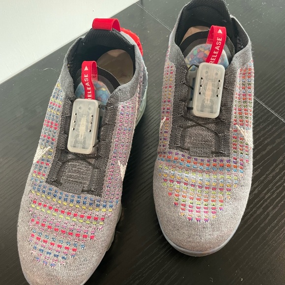 Nike VaporMax - Picture 3 of 5